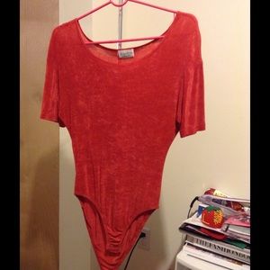 💢💢VINTAGE BODYSUIT RED SIZE SMALL💢💢