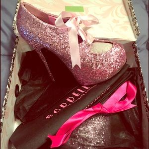 Pink glittery lace-up top heels