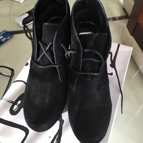 Dolce vita ankle platform bootie 3"