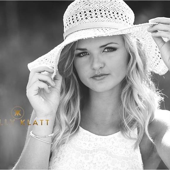 Meet your Posher, Abigail