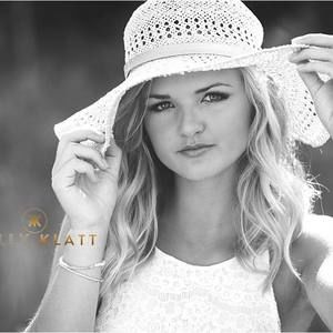 Meet your Posher, Abigail