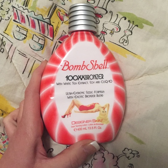 Bombshell tanning lotion 1/2 left