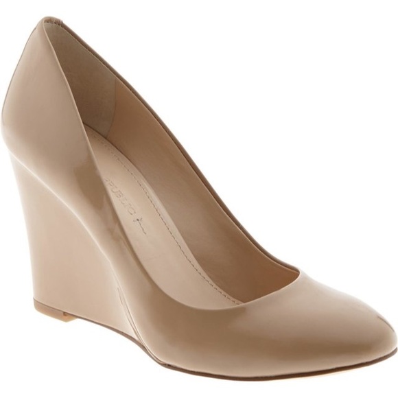 Banana Republic Shoes - NEW!! Banana Republic Wedge Heels