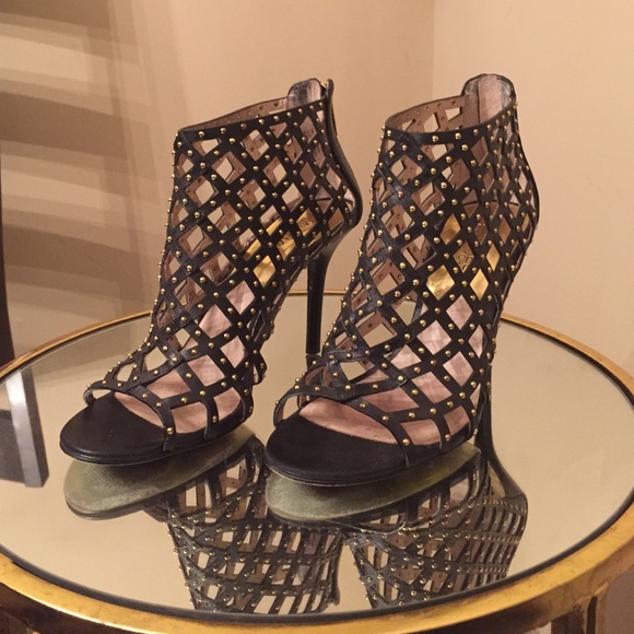 Michael Kors laser cut black studded bootie, S 7M - Picture 2 of 4