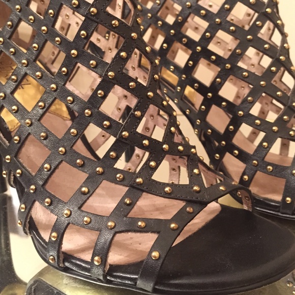 Michael Kors laser cut black studded bootie, S 7M - Picture 4 of 4