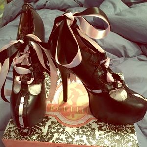 Black lace-up platform heels