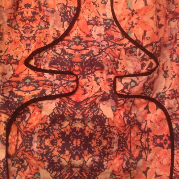 REPOSH ADORABLE ABSTRACT PRINT MINI - Picture 3 of 3