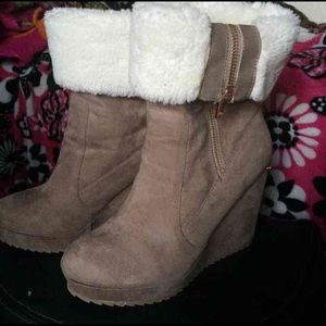 Juicy couture heel boots