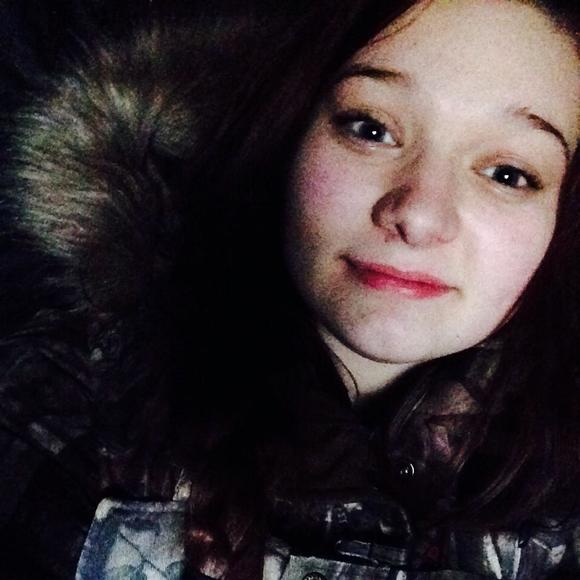 Meet your Posher, Carly cae