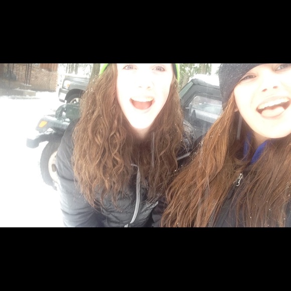 Meet your Posher, Halli