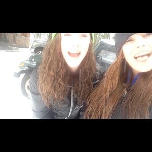 Meet your Posher, Halli