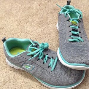 Memory foam Sketchers running shoes