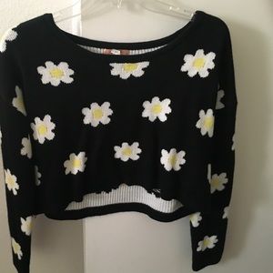 Cropped daisy sweater
