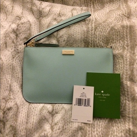 Kate spade Newbury lane Lolly wristlet.