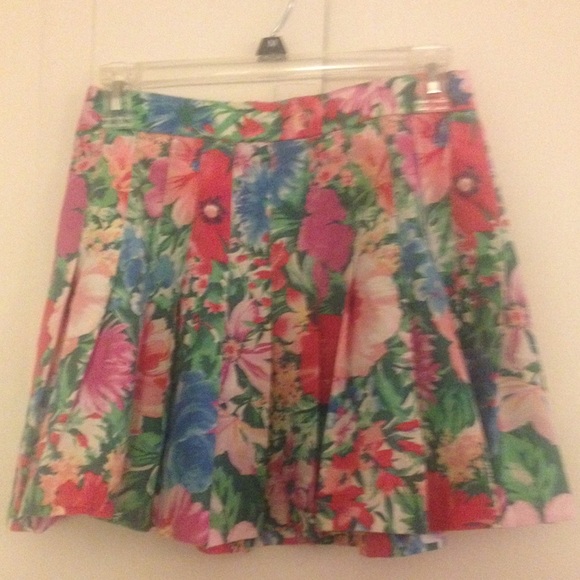 Really cute Floral tennis skirt 💖