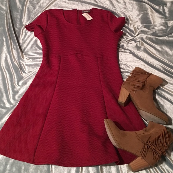 🎉HP trendsetter! fit n flare dress - burgundy NWT