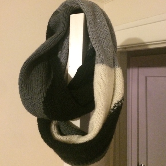 Infinity scarf