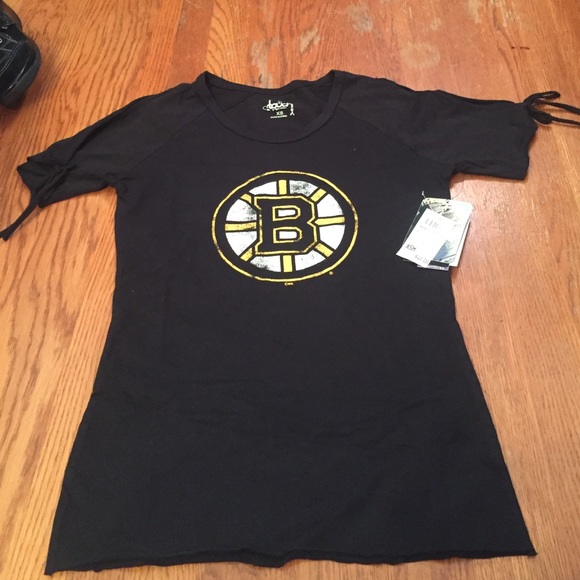 NWT women's XS Boston Bruins T-Shirt