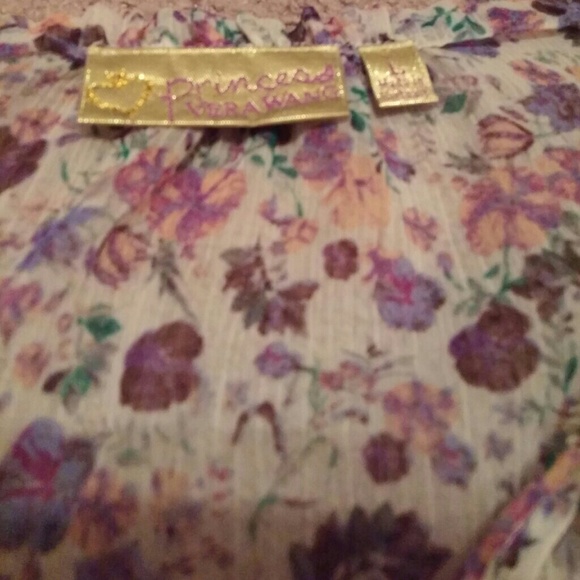 Princess Vera Wang Floral Top - Picture 2 of 3