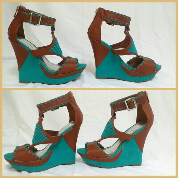 Body Central Diamond Stitch Wedges - Picture 3 of 4