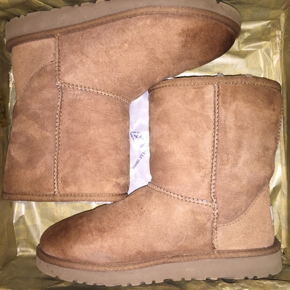 AUTHENTIC Chestnut UGGs