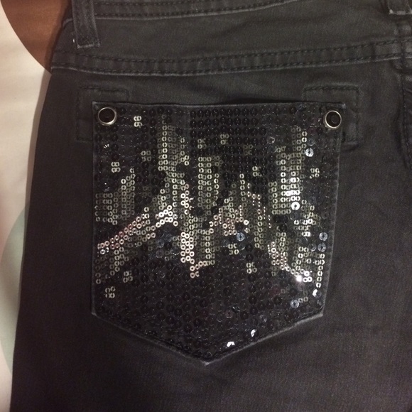 Black Miss Me skinny jeans! Size 29, 33 in inseam
