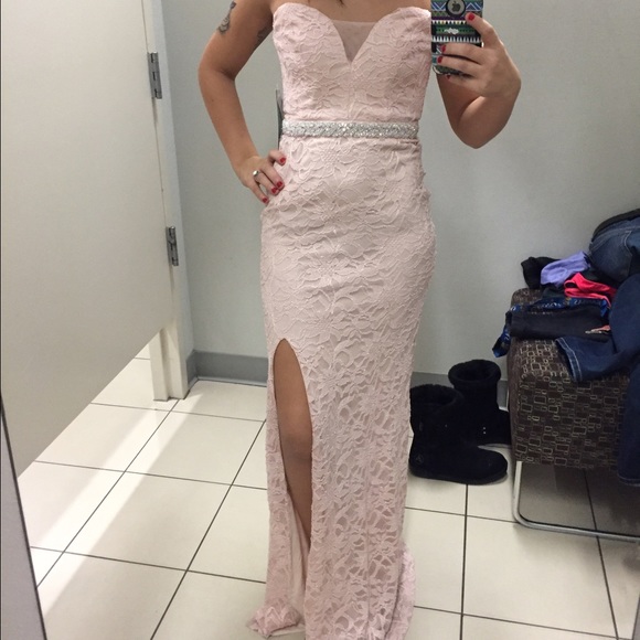 Beautiful brand new ivory/pink dress