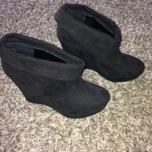 Kelsi Dagger Suade booties size 6.5