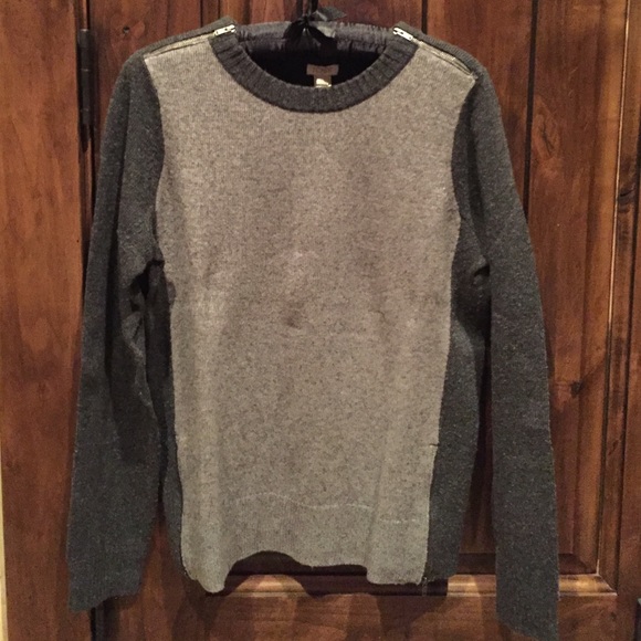 Cute 2 color zipper sweater