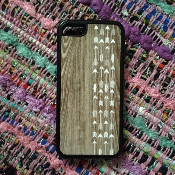 ⛔️sold⛔️iPhone 5c white arrow on faux wood case