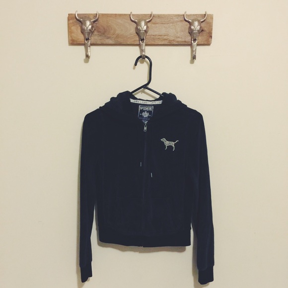 🚫Sold🚫❄️Victoria's Secret Sweatshirt - Picture 2 of 4