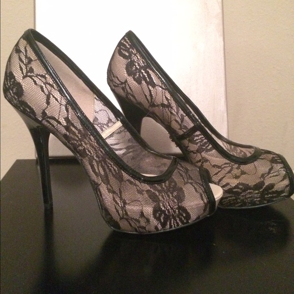 Jennifer Lopez Sexy Lace Peep Toe Heels sz 8.5