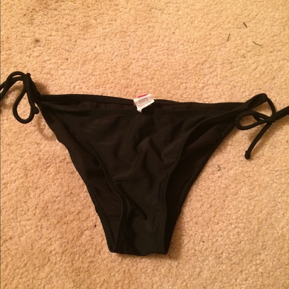 Black bikini bottoms