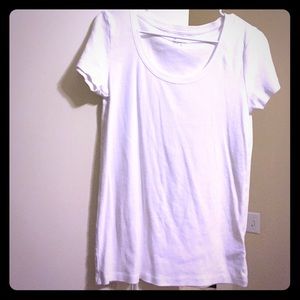 Gap favorite white scoop neck