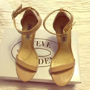 Steve Madden "Realove" nude heels
