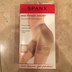SPANX mid-thigh short shaper