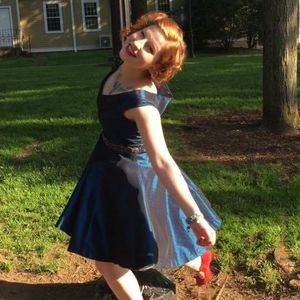 Meet your Posher, Caitlin