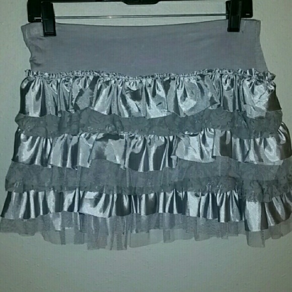 Gray Ruffle Mini Skirt Size Small - Picture 2 of 2