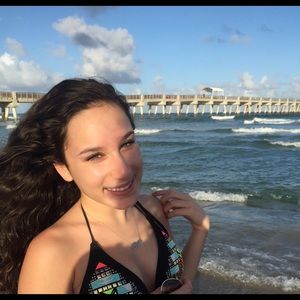 Meet your Posher, Eliana