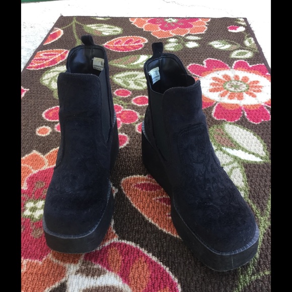 SOLD!!  Very Cool Platform booties !