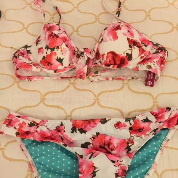 *swimsuit sale* Guess Swimsuit