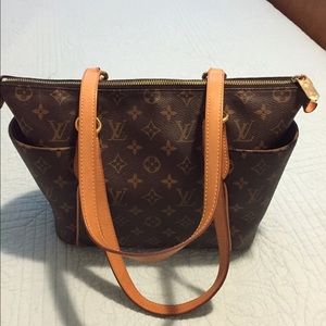 💯% Authentic Louis Vuitton Totally pm