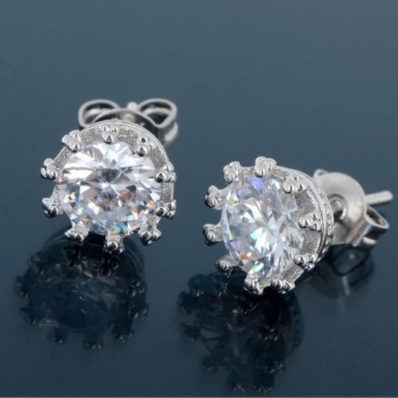 Blue Door Jewelry - NWOT Diamond Earrings