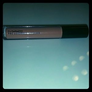 ****SOLD ON MERC ***    MAC Pro Longwear Lip gloss