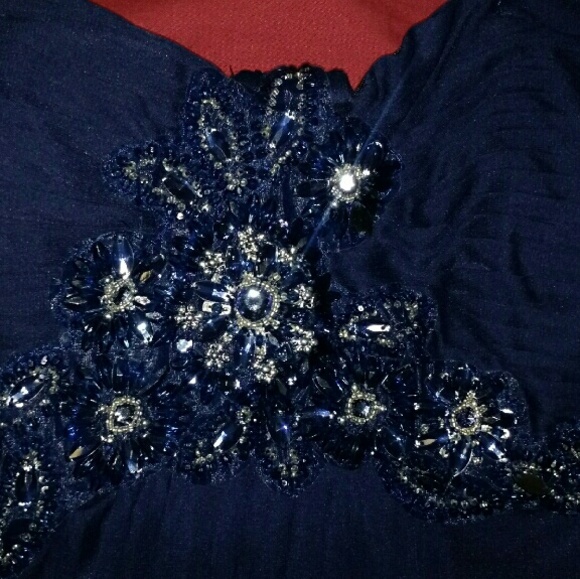 Wore for prom, not fond of the memory it leaves - Picture 2 of 3