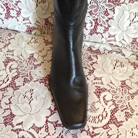 Black leather boots - Picture 3 of 4