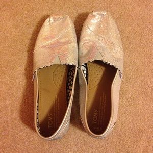 Glitter toms