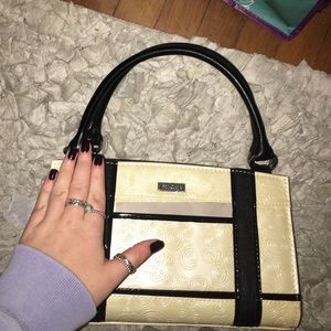 Miche interchangeable pattern purse.