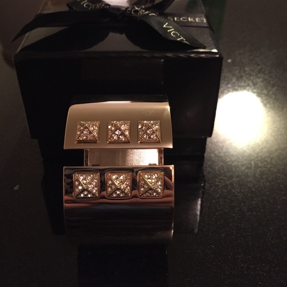 Gold cuff - Picture 2 of 2