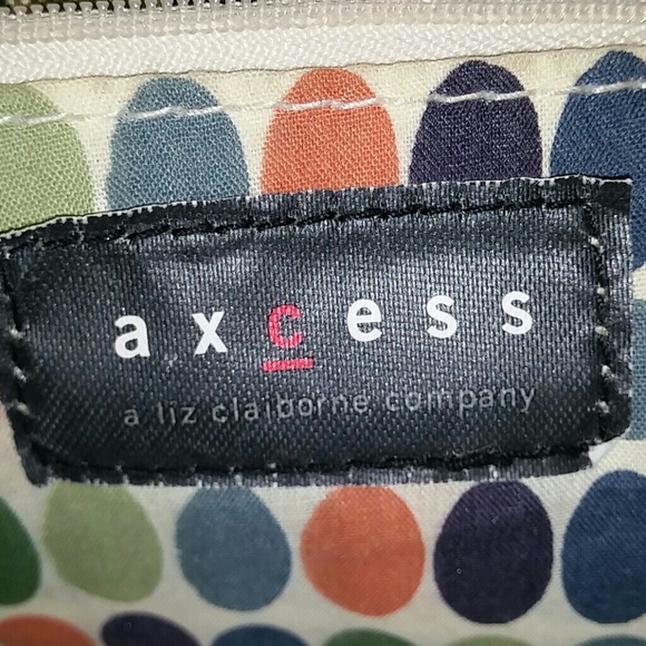 Liz Claiborne Wristlet - Picture 3 of 4